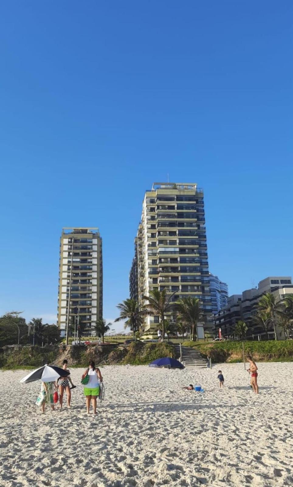 Lindo Apto No Barrabela, Todo Equipado, Com Arcondicionados Split Novos No Quarto E Na Sala, Limpissimo, Cheiroso, Novinho, Condominio Em Frente A Praia, Com Piscina Aquecida, Sauna, Quadra, Academia, Lavanderia, Salao De Beleza, Restaurantes, Mercad Рио-де-Жанейро Экстерьер фото